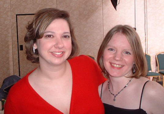 Michelle and Jessi.jpg (25960 bytes)