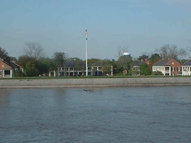 pic from riverboat.jpg (80384 bytes)